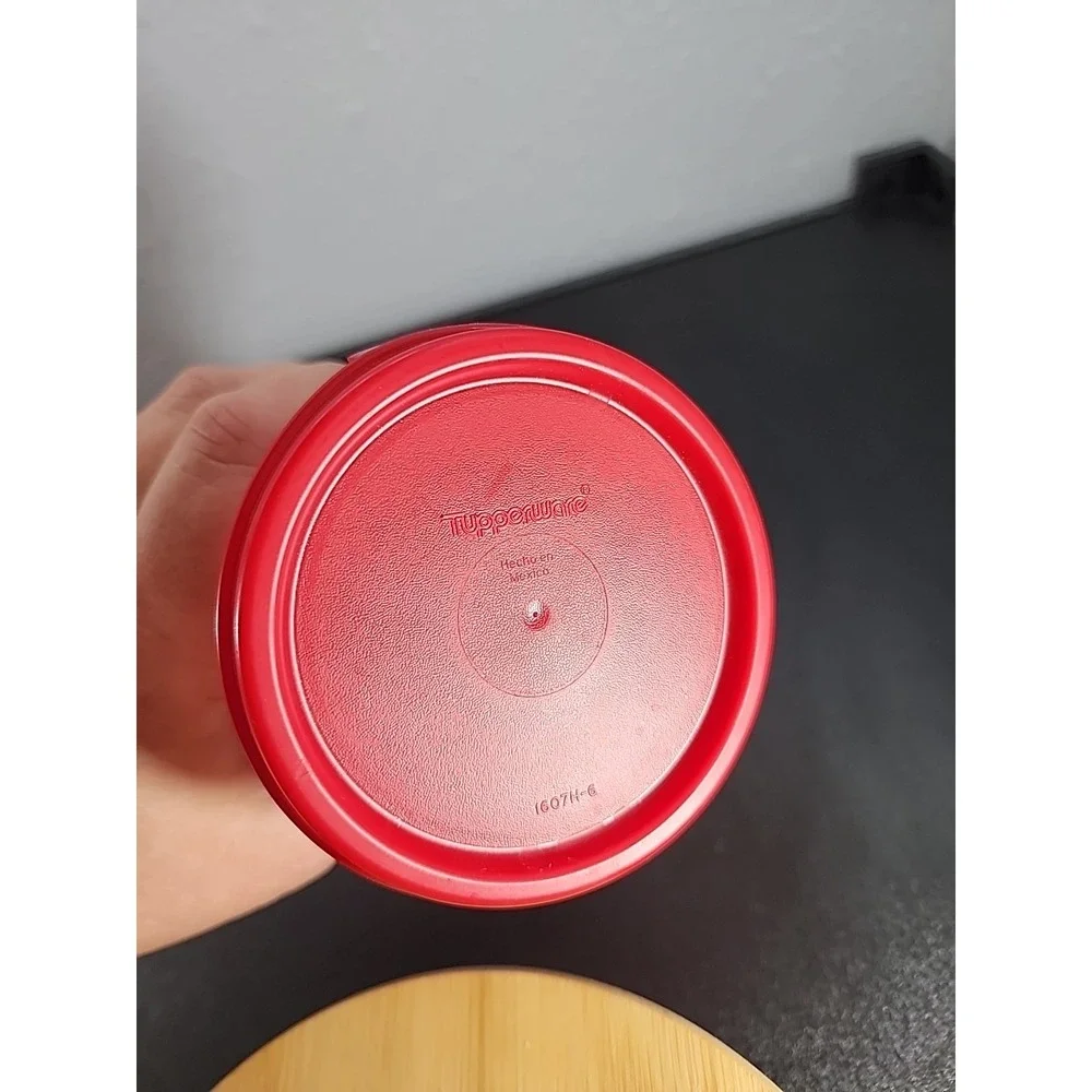 Tupperware 1643D-3, 30 Fluid Ounce-890 ml Container with 1607H-6 lid NEW‎